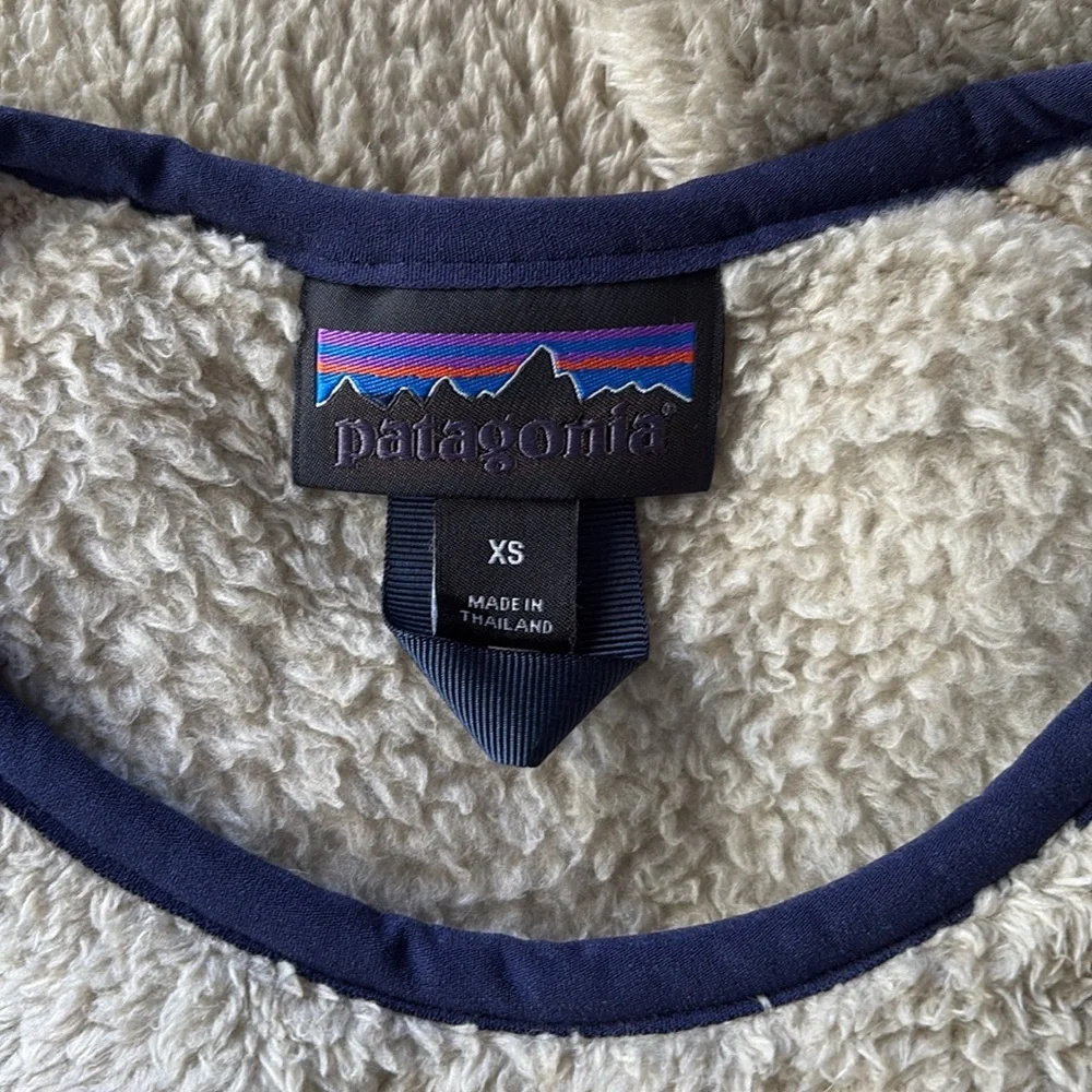 Patagonia Los Gatos Teddy High Pile Fleece Crew Neck Tan/Navy Size XS